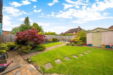 3 bedroom Semi-detached house for sale in Highwood Avenue, Moortown, Leeds, LS17