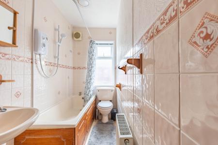 3 bedroom Terraced House to let in Cross Flatts Row, Leeds, LS11