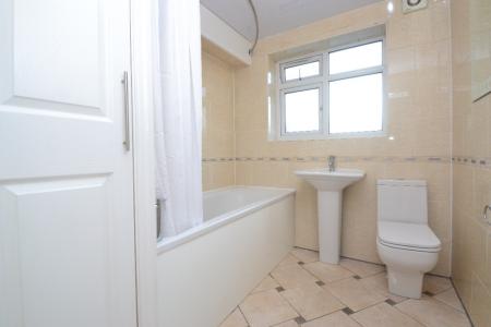 2 bedroom Flat to let in 306 Harrogate Road, Moortown, Leeds, LS17