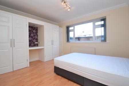 2 bedroom Flat to let in 306 Harrogate Road, Moortown, Leeds, LS17