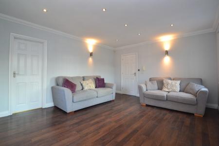 2 bedroom Flat to let in 306 Harrogate Road, Moortown, Leeds, LS17