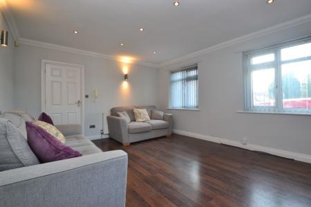 2 bedroom Flat to let in 306 Harrogate Road, Moortown, Leeds, LS17