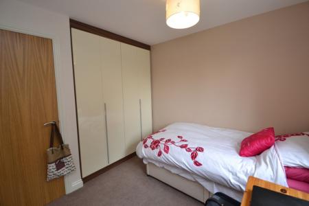 2 bedroom Flat to let in Potternewton Mount, Leeds, LS7