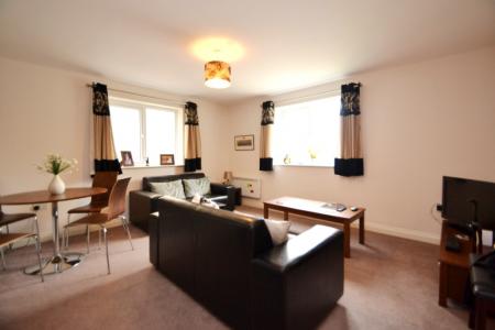 2 bedroom Flat to let in Potternewton Mount, Leeds, LS7