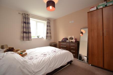 2 bedroom Flat to let in Potternewton Mount, Leeds, LS7