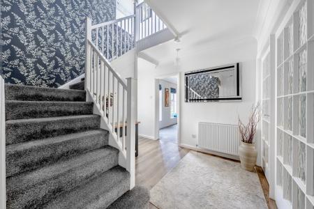 4 bedroom Detached house for sale in Shadwell Park Grove, Shadwell, Leeds, LS17