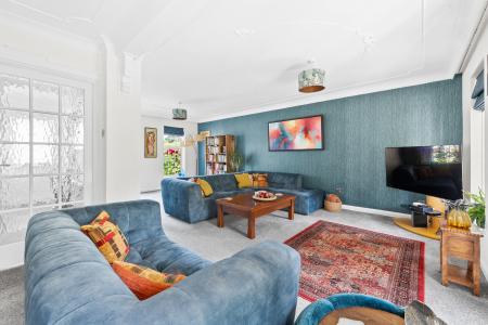 4 bedroom Detached house for sale in Shadwell Park Grove, Shadwell, Leeds, LS17