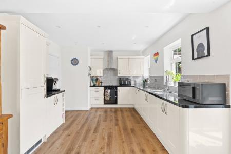 4 bedroom Detached house for sale in Shadwell Park Grove, Shadwell, Leeds, LS17