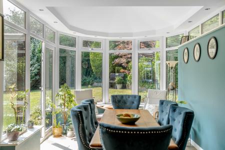 4 bedroom Detached house for sale in Shadwell Park Grove, Shadwell, Leeds, LS17
