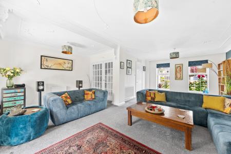 4 bedroom Detached house for sale in Shadwell Park Grove, Shadwell, Leeds, LS17