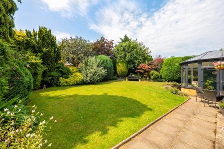 4 bedroom Detached house for sale in Shadwell Park Grove, Shadwell, Leeds, LS17