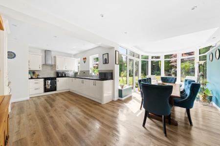4 bedroom Detached house for sale in Shadwell Park Grove, Shadwell, Leeds, LS17