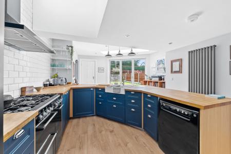 4 bedroom Semi-detached house for sale in Woodliffe Crescent, Chapel Allerton, Leeds, LS7