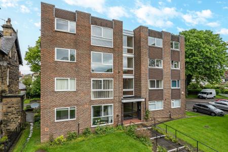 1 bedroom Flat for sale in Kingsway Court, Moortown, Leeds, LS17