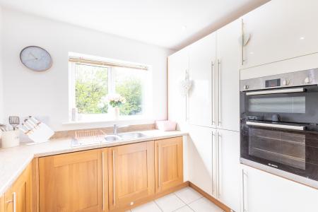 2 bedroom Flat to let in Potternewton Mount, Chapel Allerton, Leeds, LS7
