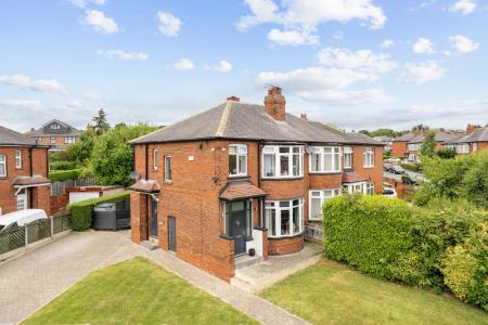 Montagu Gardens, Oakwood, Leeds, LS8