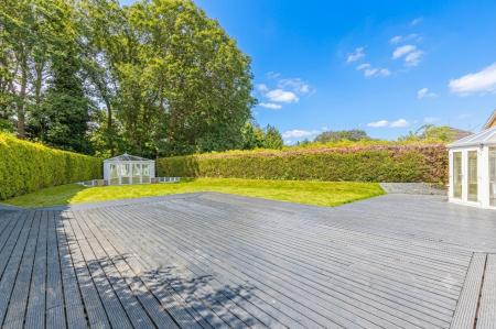4 bedroom Detached house to let in Rand House, Foxhill Crescent, Weetwood, Leeds, LS16