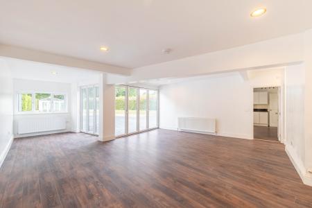 4 bedroom Detached house to let in Rand House, Foxhill Crescent, Weetwood, Leeds, LS16