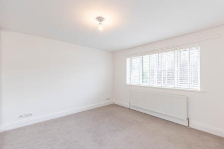 4 bedroom Detached house to let in Rand House, Foxhill Crescent, Weetwood, Leeds, LS16