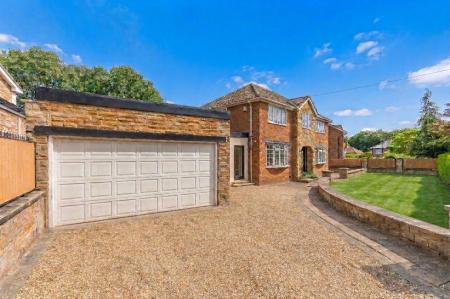 4 bedroom Detached house to let in Rand House, Foxhill Crescent, Weetwood, Leeds, LS16