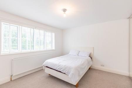 4 bedroom Detached house to let in Rand House, Foxhill Crescent, Weetwood, Leeds, LS16