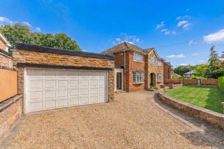 4 bedroom Detached house to let in Rand House, Foxhill Crescent, Weetwood, Leeds, LS16