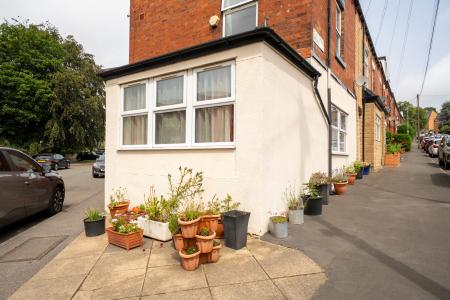 5 bedroom End of terrace house for sale in Green Road, Meanwood, Leeds, LS6