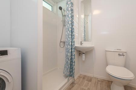 2 bedroom Flat to let in Gledhow Court, Chapel Allerton, Leeds, LS7