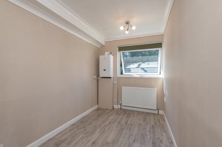 2 bedroom Flat to let in Gledhow Court, Chapel Allerton, Leeds, LS7