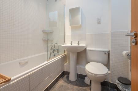 2 bedroom Flat to let in 15 South Parade, Leeds, LS1