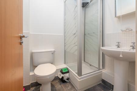2 bedroom Flat to let in 15 South Parade, Leeds, LS1