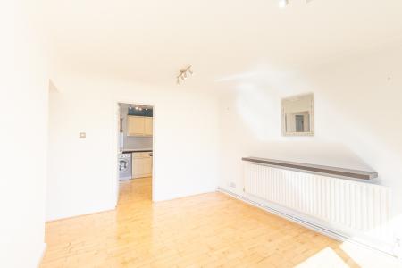 2 bedroom Flat to let in Wood Close, Wood Lane, Chapel Allerton, Leeds, LS7