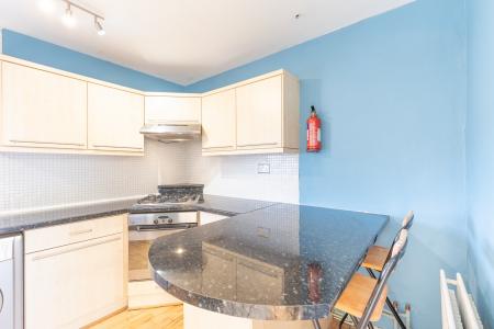 2 bedroom Flat to let in Wood Close, Wood Lane, Chapel Allerton, Leeds, LS7