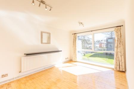 2 bedroom Flat to let in Wood Close, Wood Lane, Chapel Allerton, Leeds, LS7
