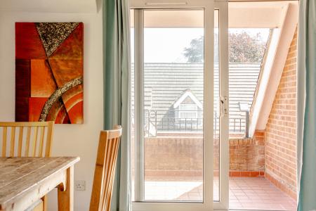 2 bedroom Flat for sale in Willow House, Chapel Allerton, Leeds, LS7