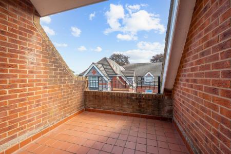 2 bedroom Flat for sale in Willow House, Chapel Allerton, Leeds, LS7
