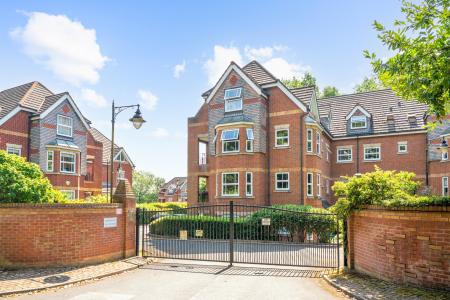 2 bedroom Flat for sale in Willow House, Chapel Allerton, Leeds, LS7