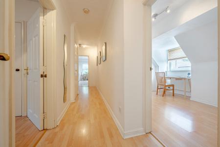 2 bedroom Flat for sale in Willow House, Chapel Allerton, Leeds, LS7