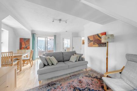 2 bedroom Flat for sale in Willow House, Chapel Allerton, Leeds, LS7