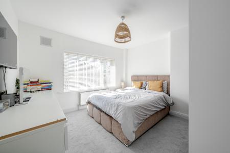 5 bedroom Semi-detached house for sale in Grange Park Rise, Roundhay, Leeds, LS8