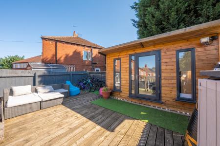 5 bedroom Semi-detached house for sale in Grange Park Rise, Roundhay, Leeds, LS8