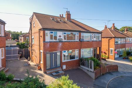5 bedroom Semi-detached house for sale in Grange Park Rise, Roundhay, Leeds, LS8