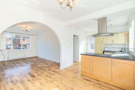 3 bedroom Semi-detached house to let in Sandway, Cross Gates, Leeds, LS15