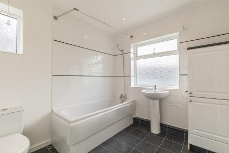 3 bedroom Semi-detached house to let in Sandway, Cross Gates, Leeds, LS15