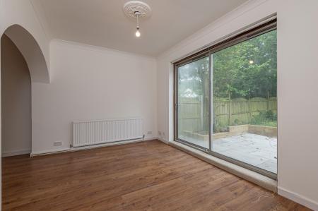 3 bedroom Semi-detached house to let in The Avenue, Alwoodley, Leeds, LS17