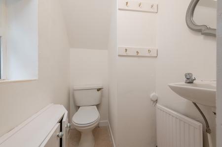 3 bedroom Semi-detached house to let in The Avenue, Alwoodley, Leeds, LS17