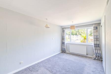 3 bedroom Terraced House for sale in Park Edge Close, Roundhay, Leeds, LS8