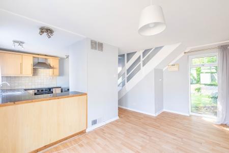 3 bedroom Terraced House for sale in Park Edge Close, Roundhay, Leeds, LS8