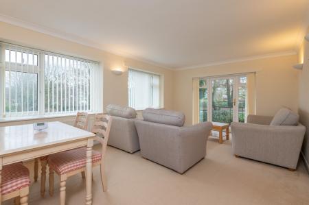 2 bedroom Flat to let in Valley Court, Allerton Grange Vale, Moortown, Leeds, LS17