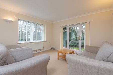 2 bedroom Flat to let in Valley Court, Allerton Grange Vale, Moortown, Leeds, LS17